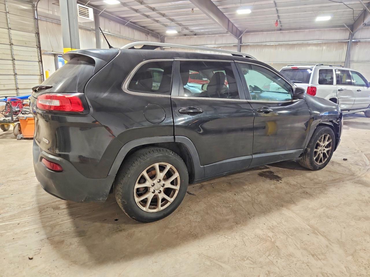 2015 Jeep Cherokee Latitude - Фото 3