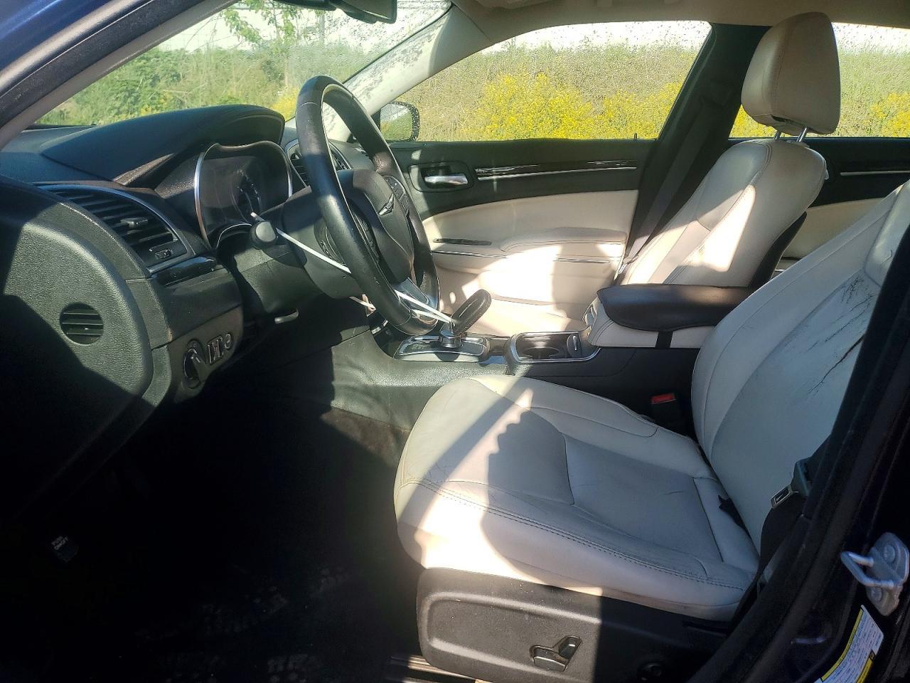 2017 Chrysler 300 Limited - Фото 7