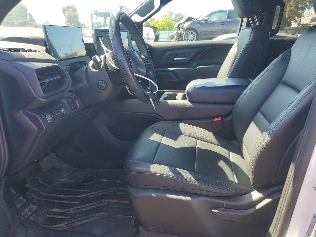 2024 Chevrolet Silverado - Image 7
