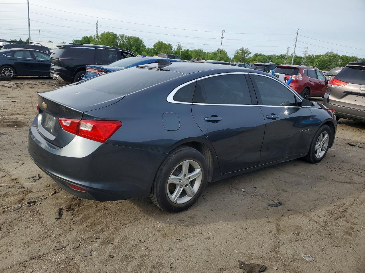 2021 Chevrolet Malibu Ls - Фото 3