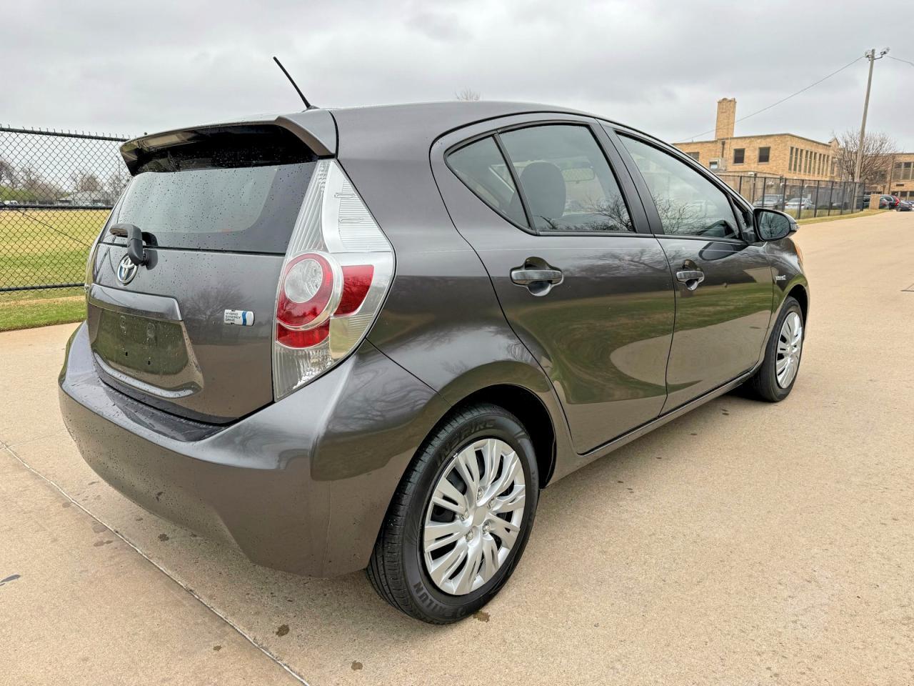 2014 Toyota Prius C Two - Image 4