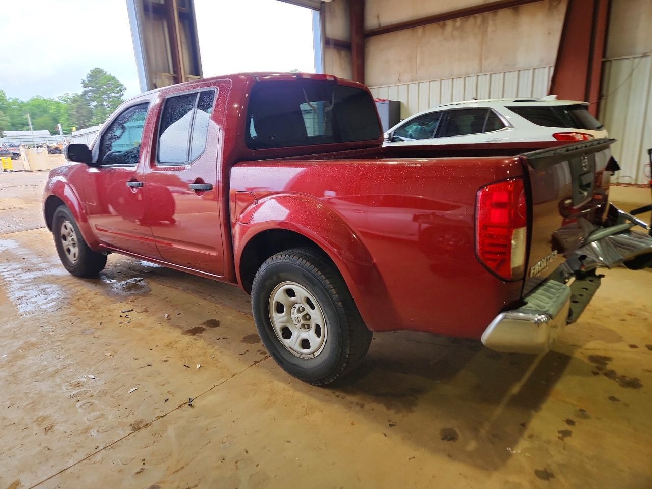 2015 Nissan Frontier S - Image 2