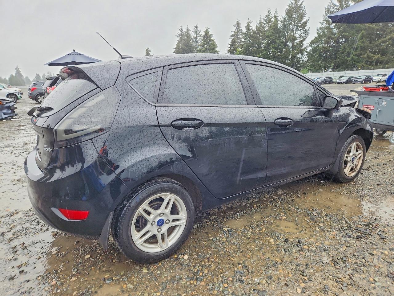 2017 Ford Fiesta Se - Фото 3