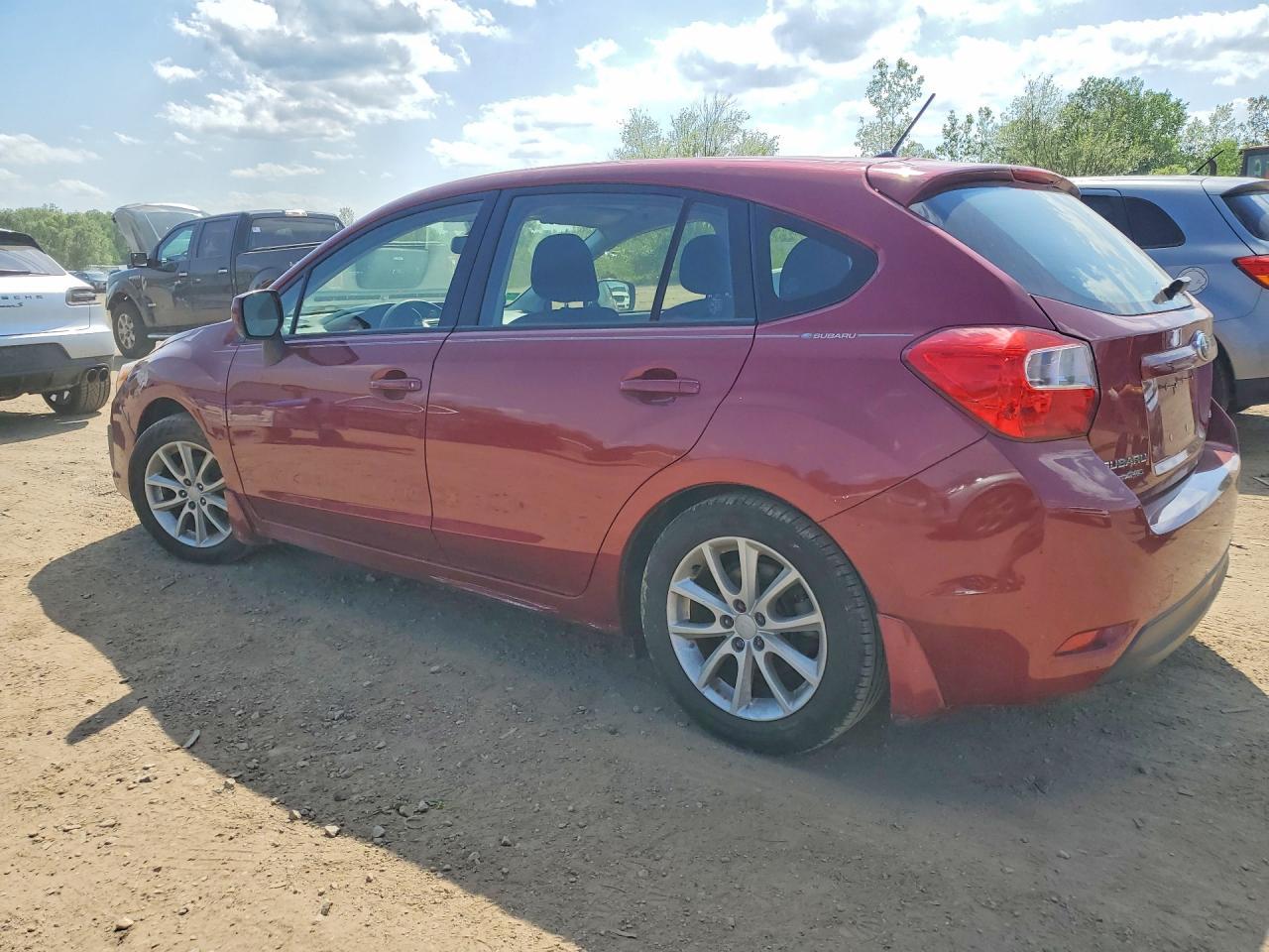 2014 Subaru Impreza Premium - Фото 2
