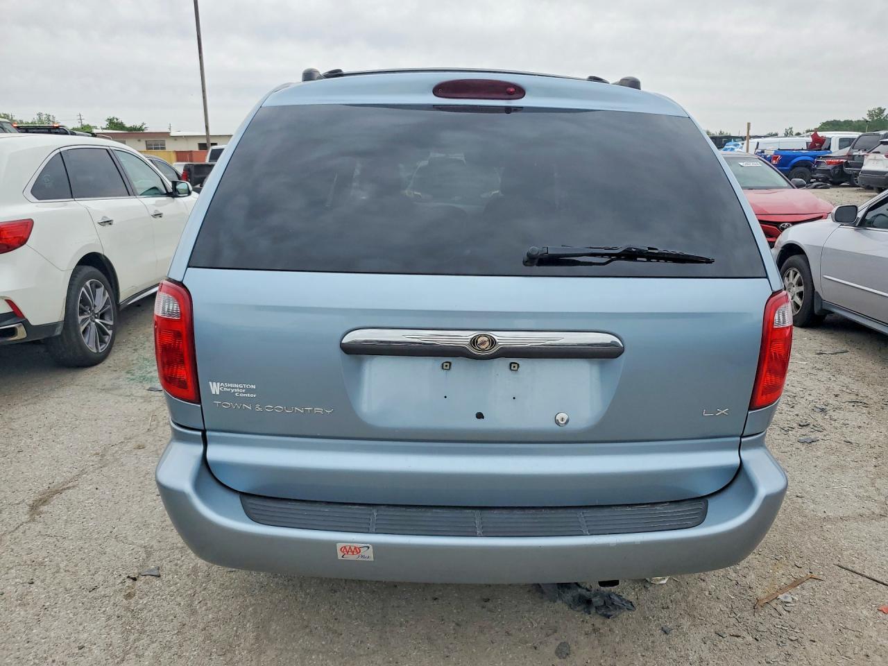 2003 Chrysler Town & Country Lx - Фото 6