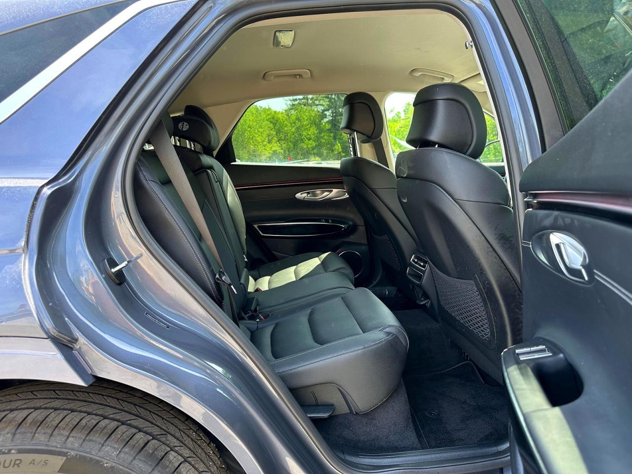 2026 Genesis Gv70 2.5T Standard - Image 6