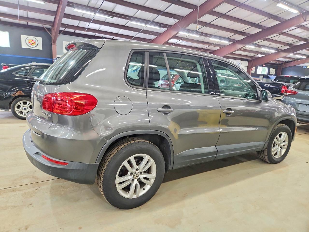2013 Volkswagen Tiguan S - Фото 3