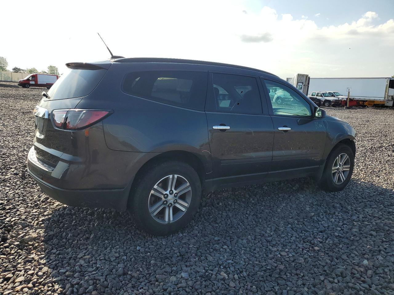 2017 Chevrolet Traverse Ls - Фото 3