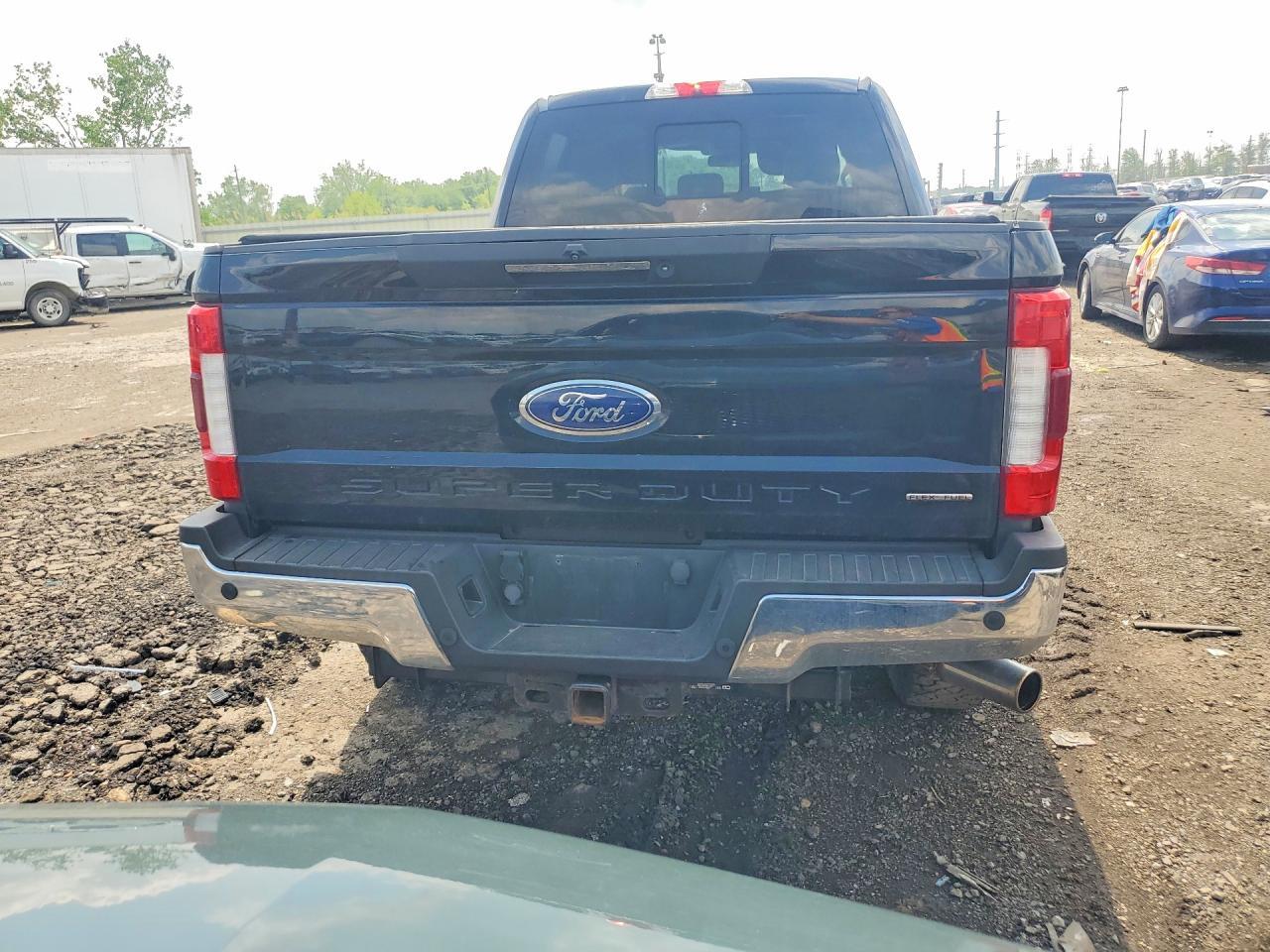 2017 Ford F250 Super Duty - Фото 6