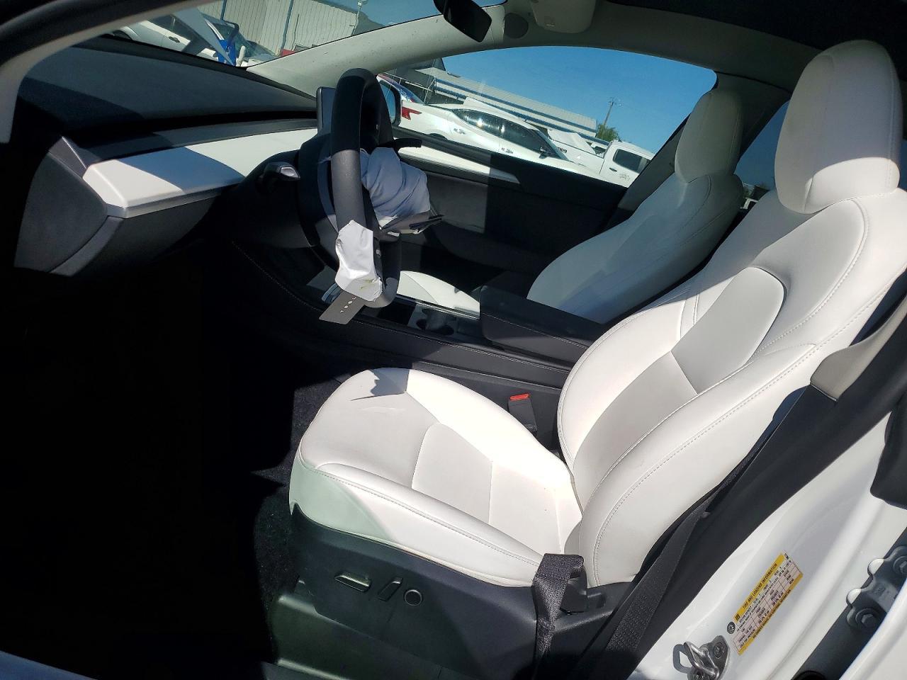 2024 Tesla Model Y - Image 7