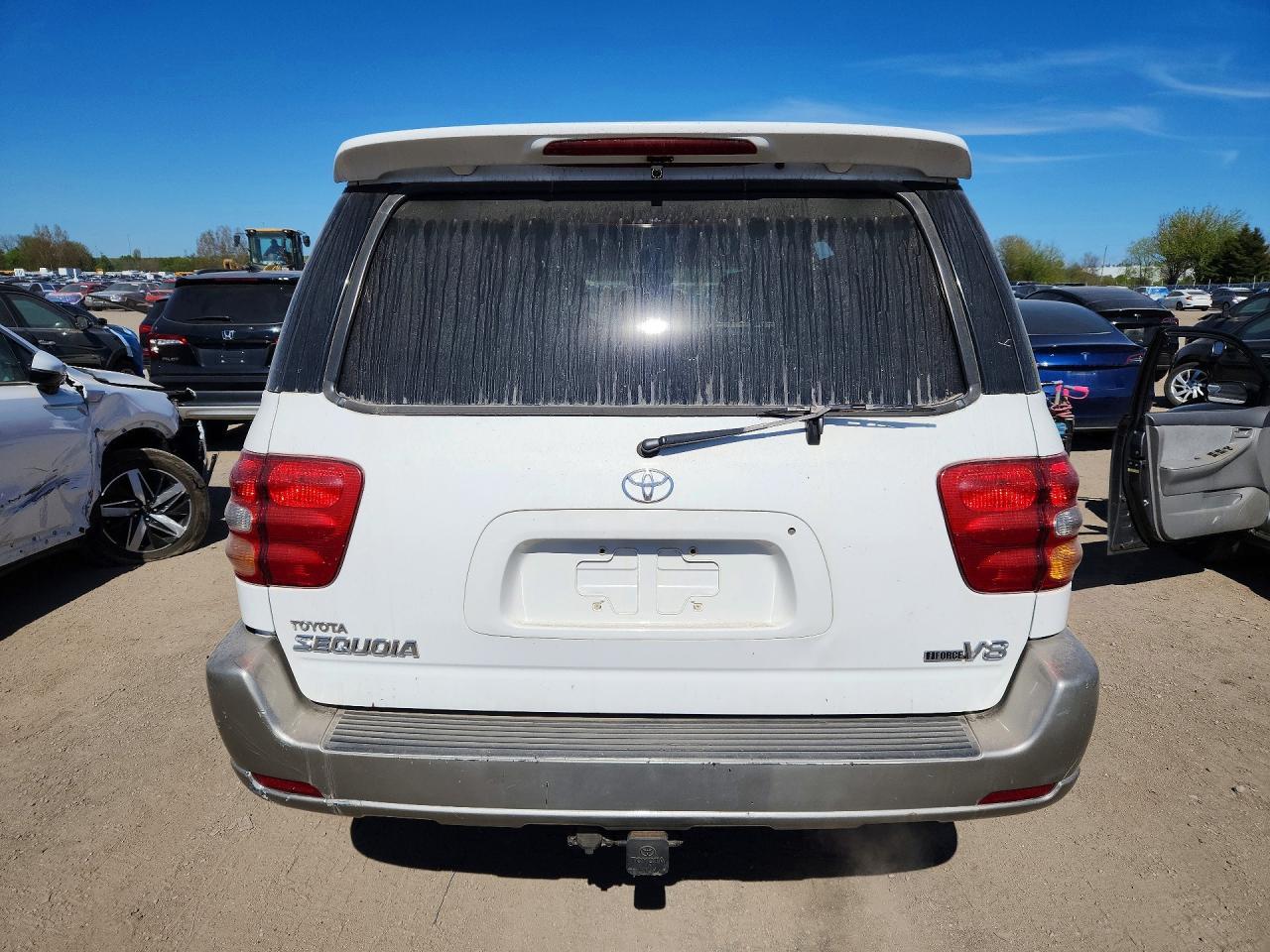 2004 Toyota Sequoia Sr5 - Image 6
