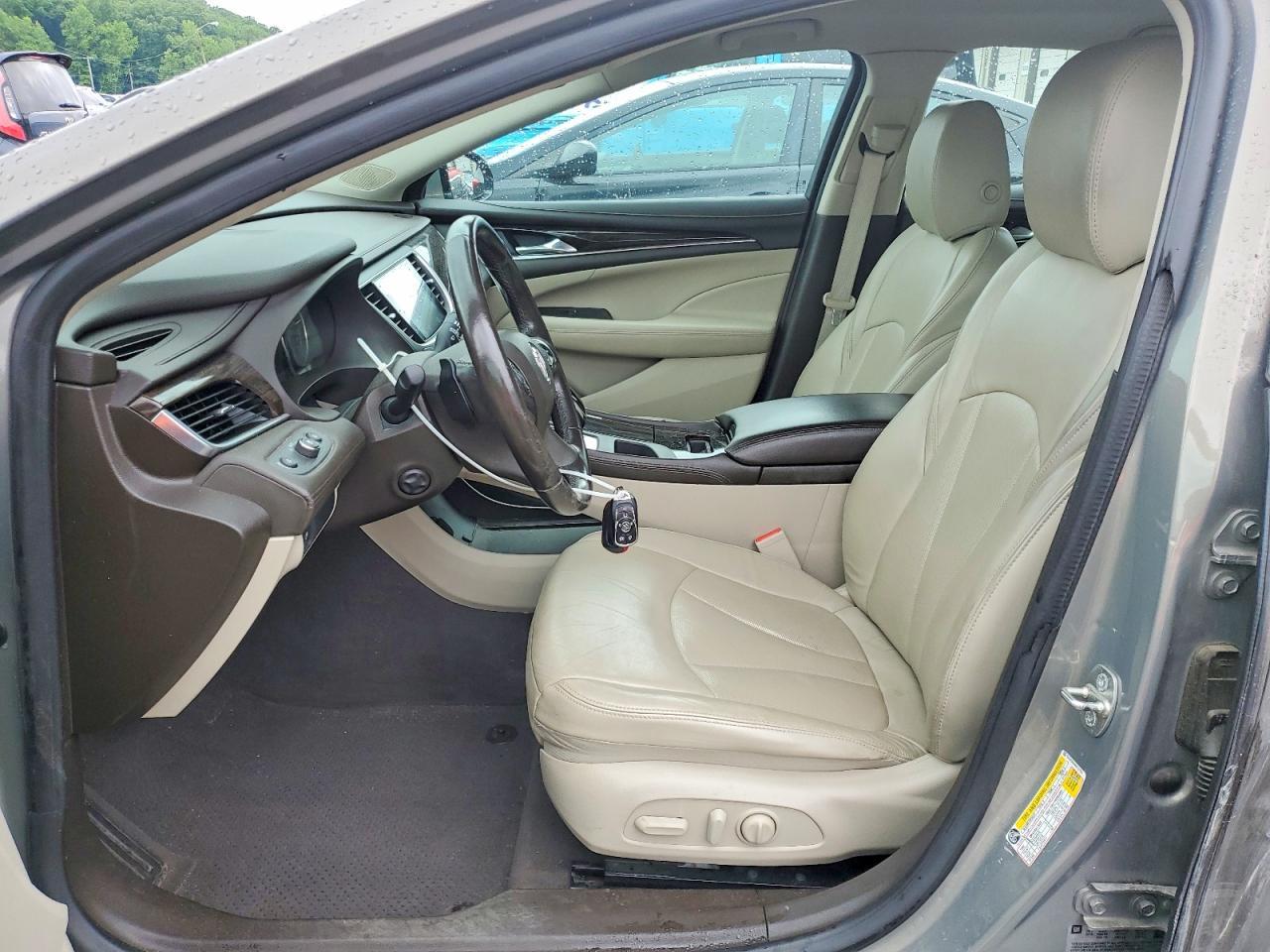2017 Buick Lacrosse Essence - Image 7