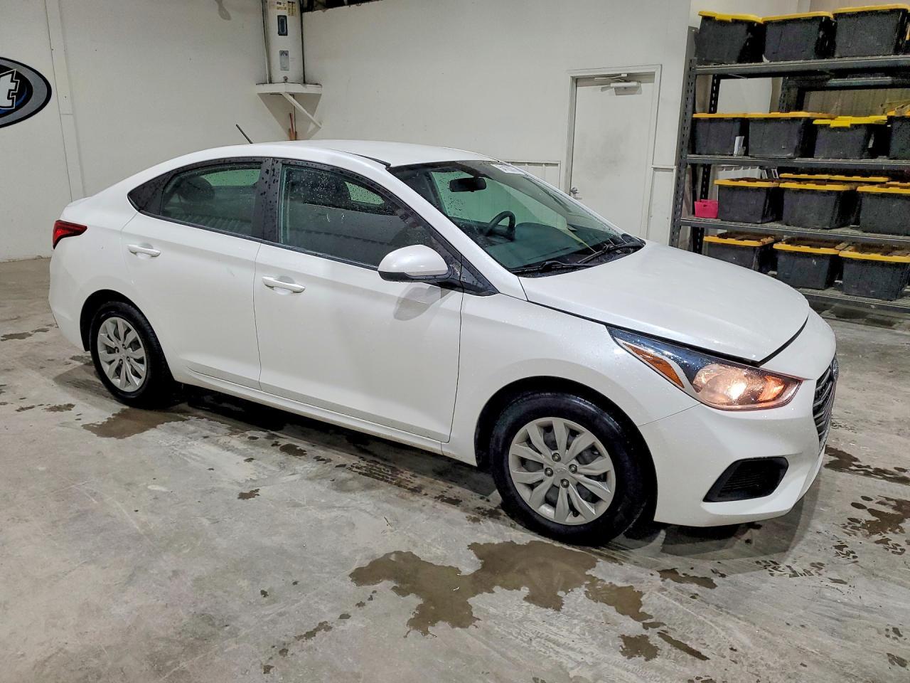 2022 Hyundai Accent Se - Фото 4