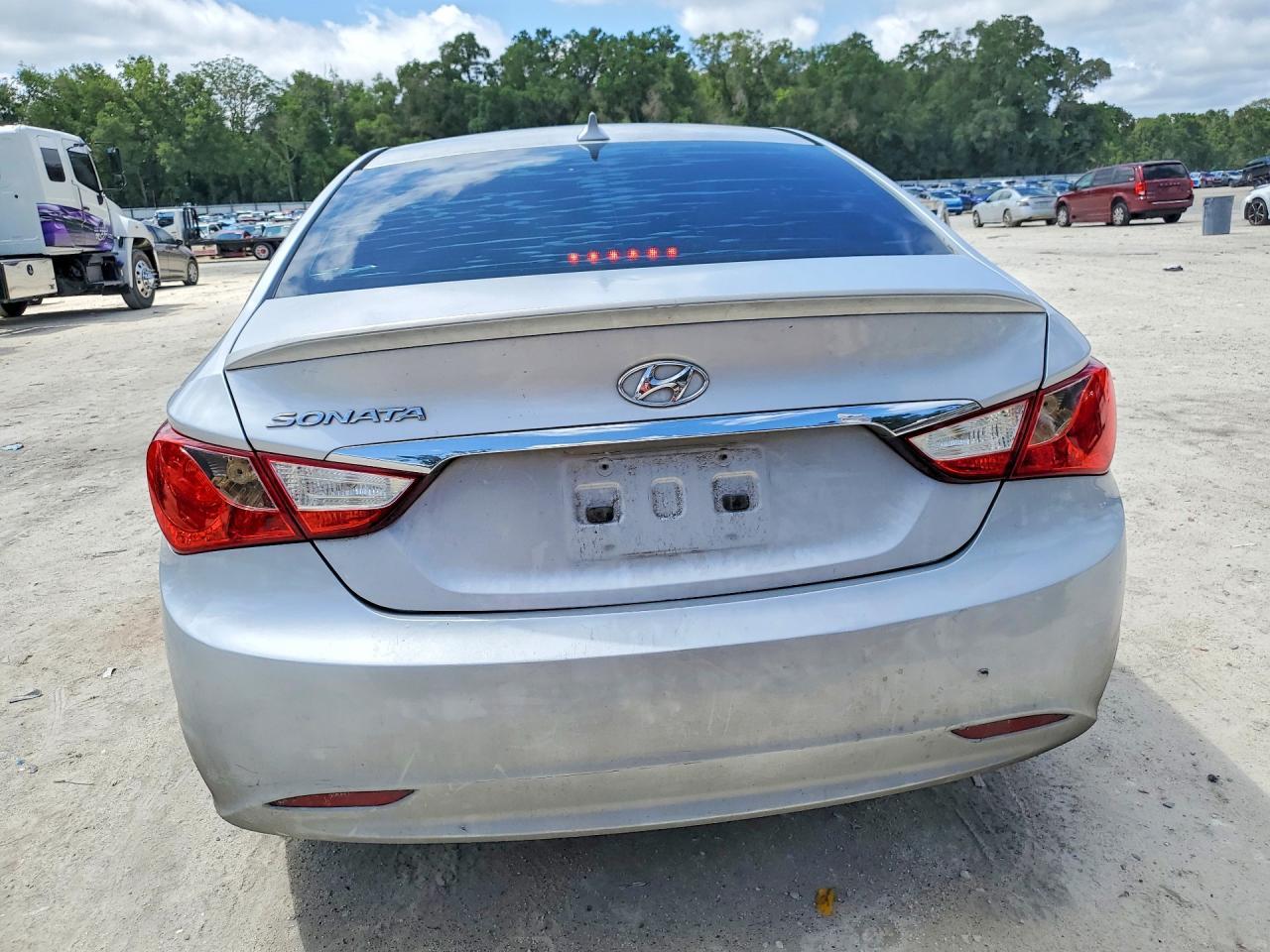 2012 Hyundai Sonata Gls - Image 6