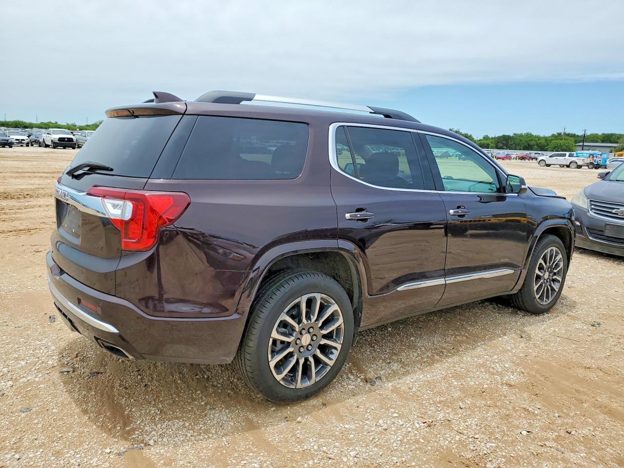 2020 GMC Acadia Denali - Фото 3