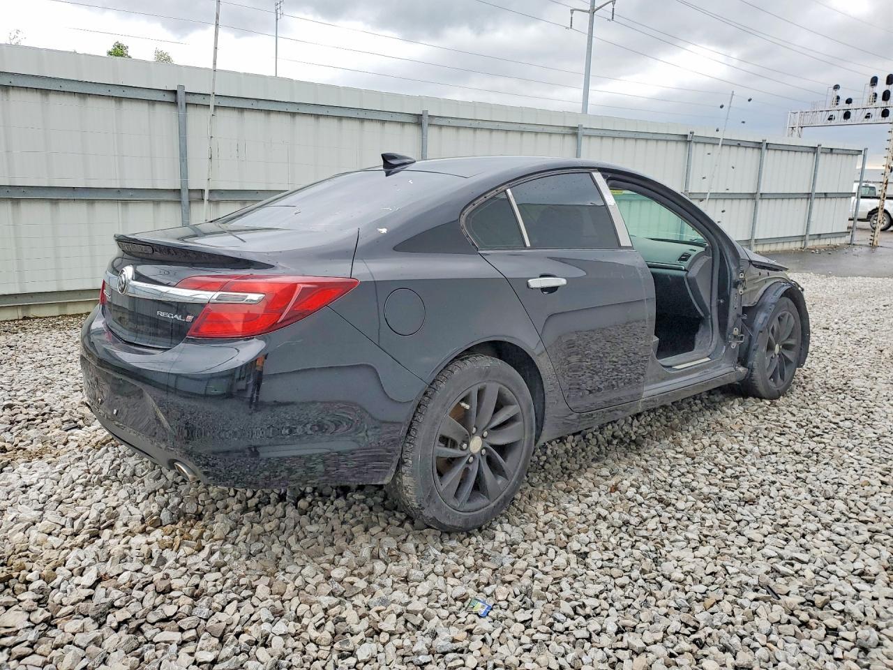 2016 Buick Regal - Image 3