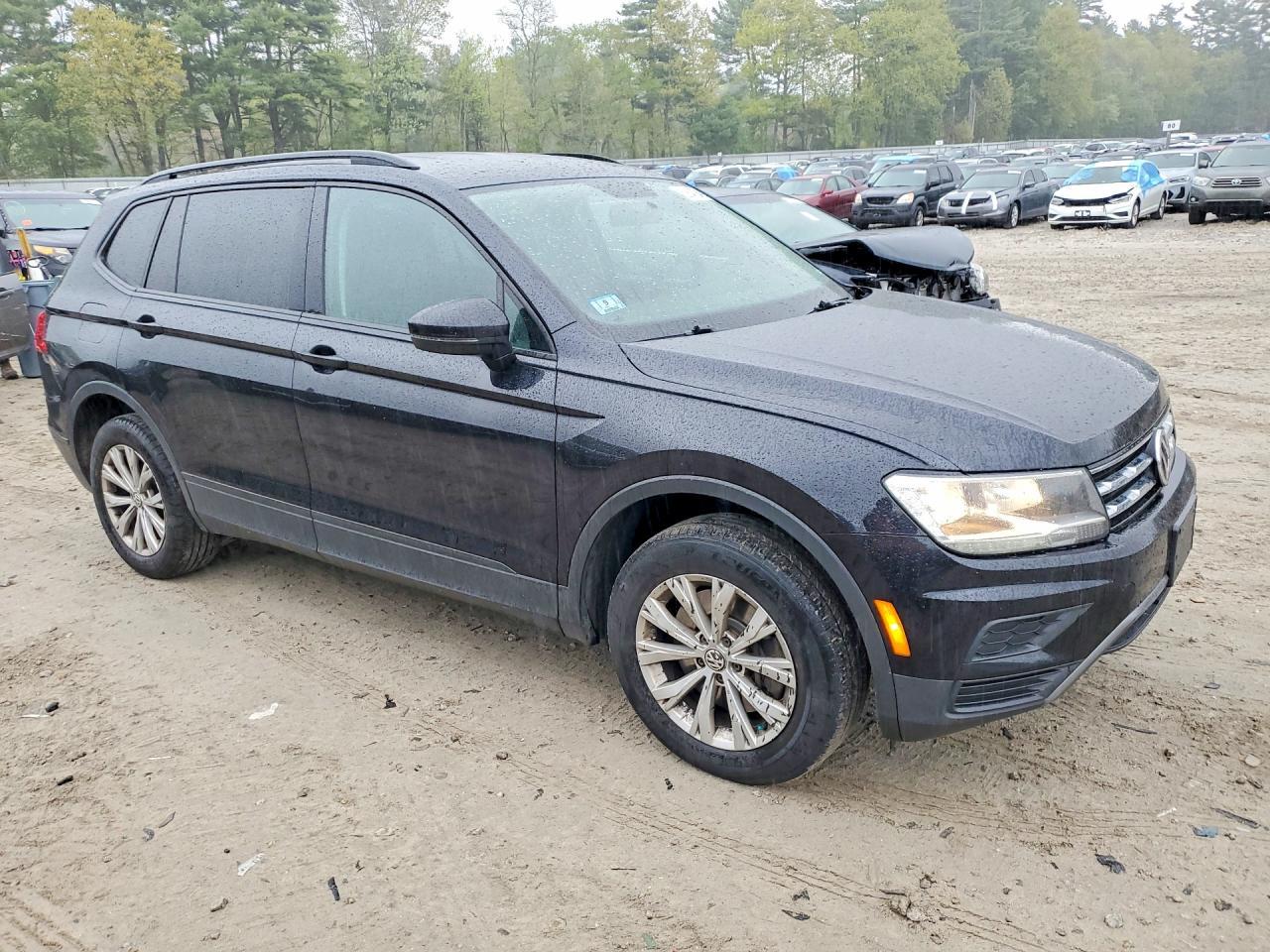2019 Volkswagen Tiguan S - Image 4