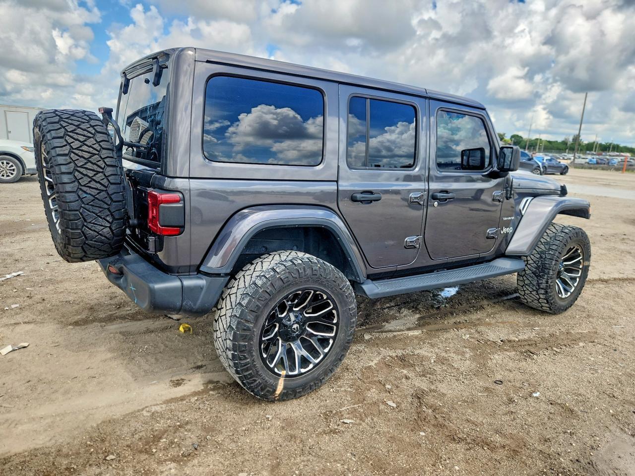 2018 Jeep Wrangler Unlimited Sahara - Фото 3
