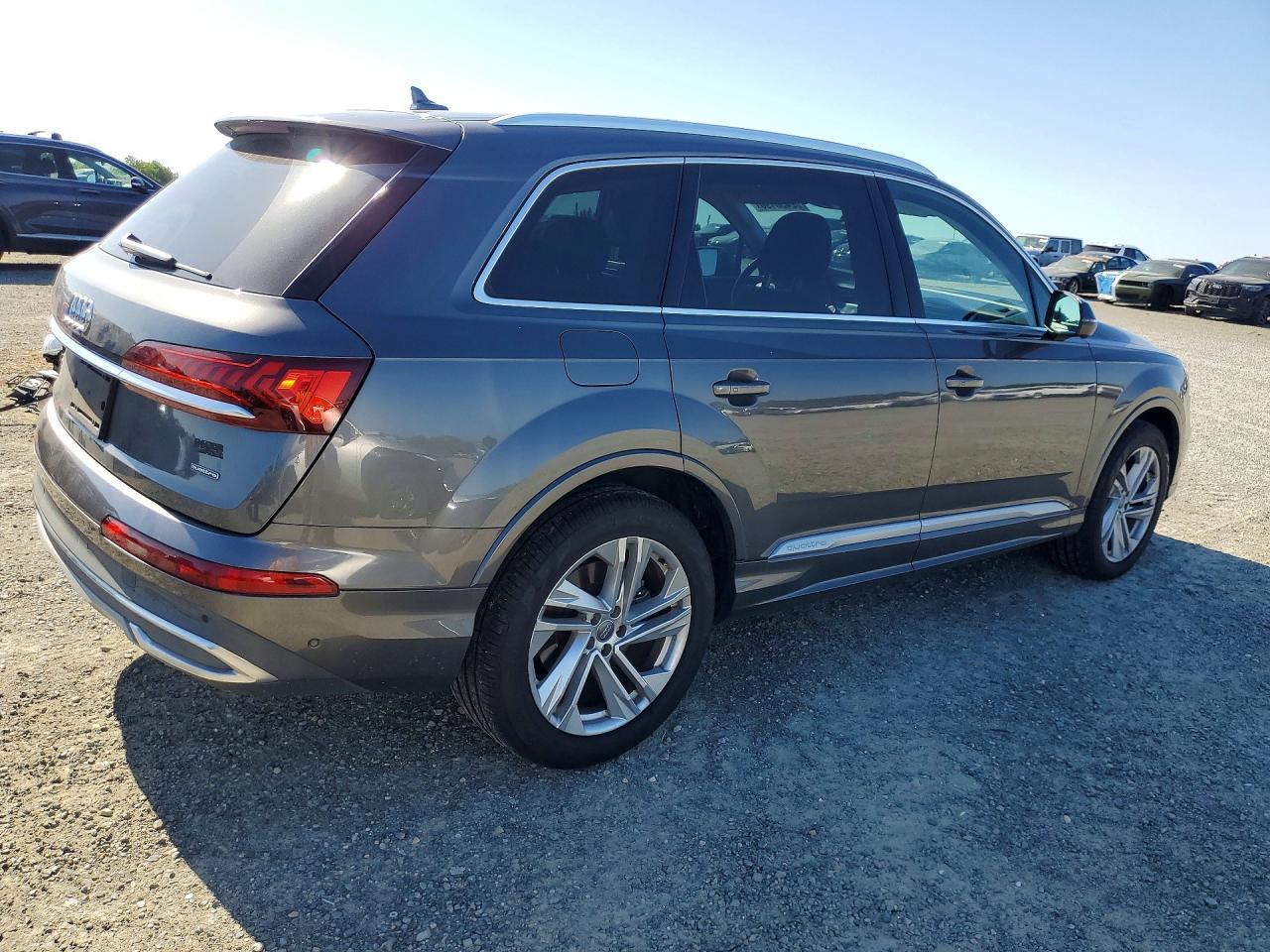 2020 Audi Q7 Premium Plus - Фото 3