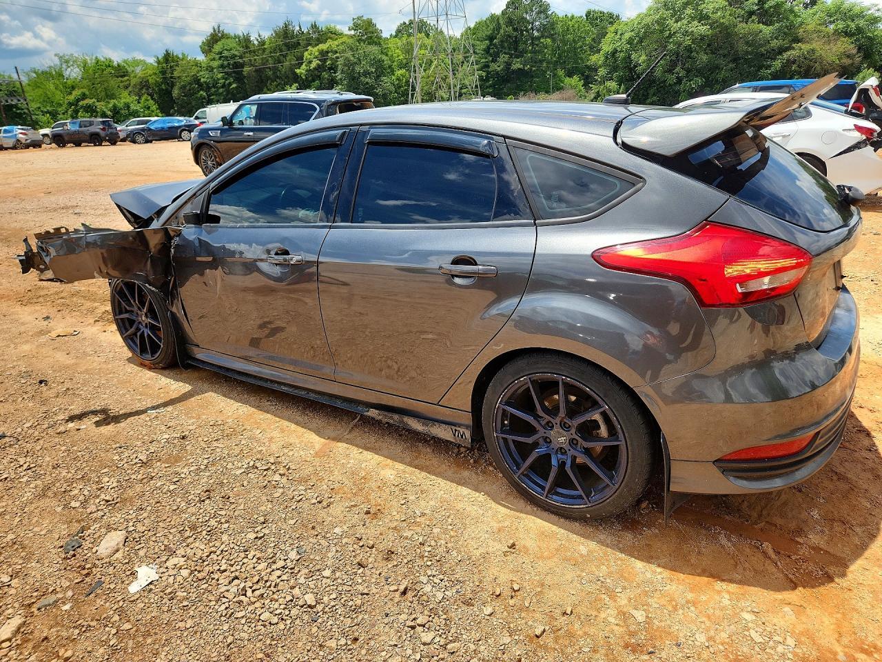 2018 Ford Focus St - Image 2