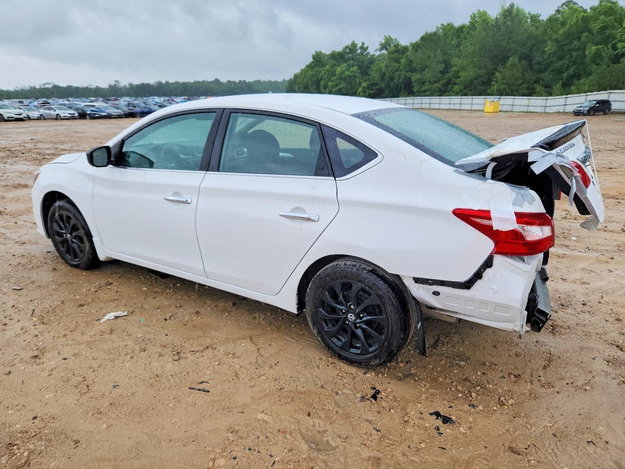 2018 Nissan Sentra S - Фото 2