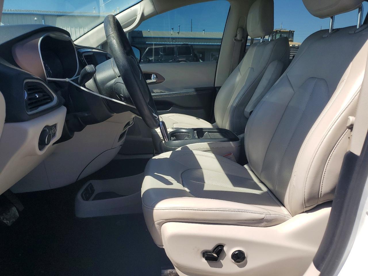 2021 Chrysler Voyager Lxi - Image 7