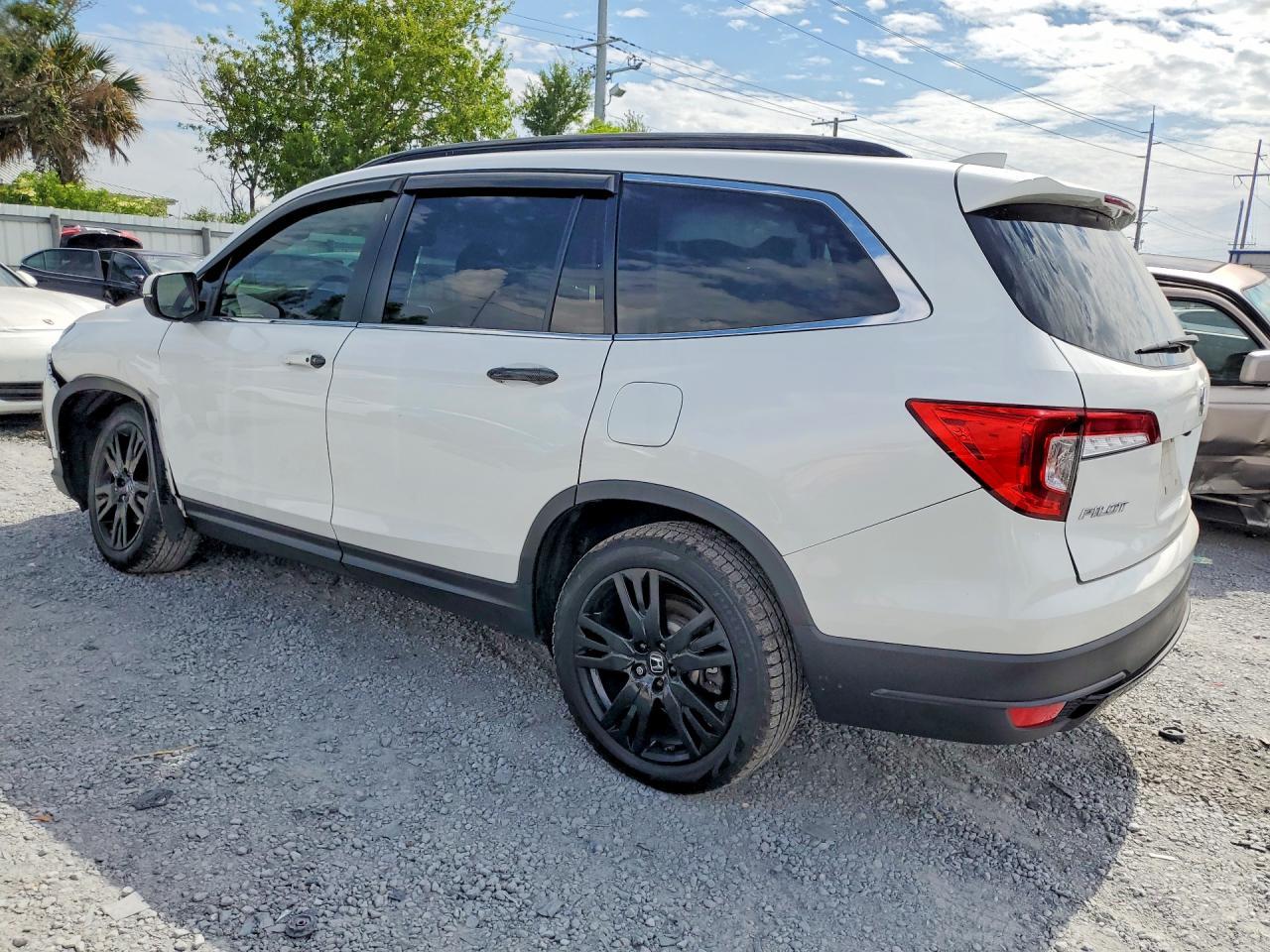 2022 Honda Pilot Se - Image 2