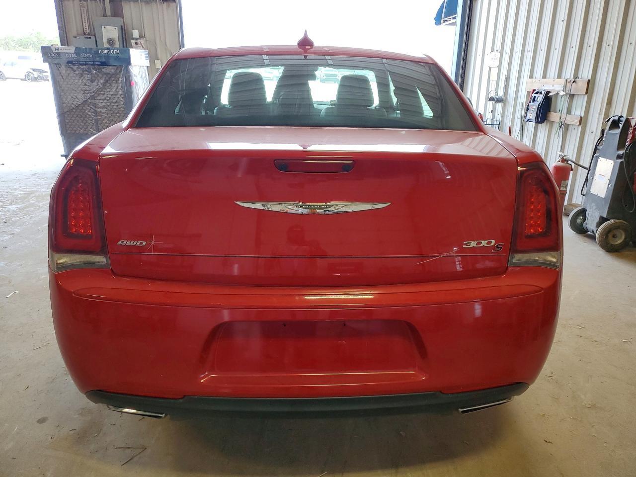 2016 Chrysler 300 S - Фото 6