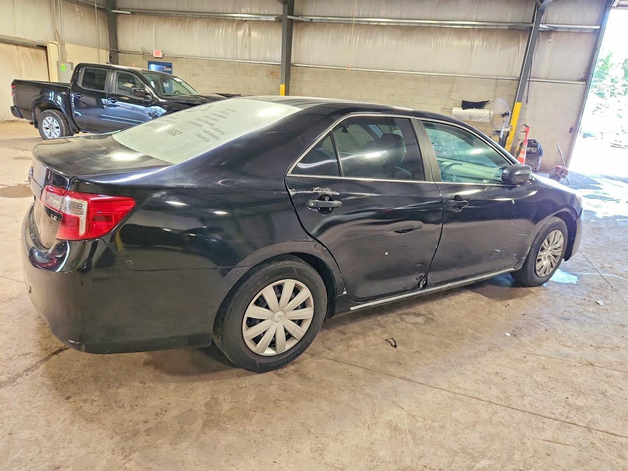 2013 Toyota Camry Le - Image 3