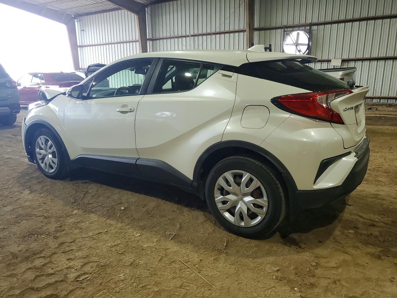 2019 Toyota C-Hr Le - Image 2