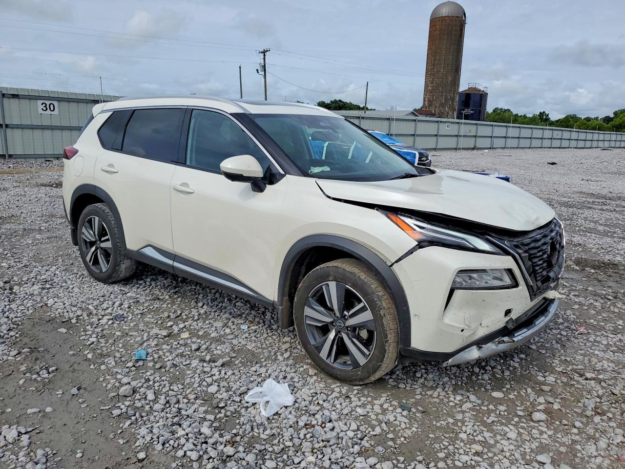 2023 Nissan Rogue Platinum - Фото 4
