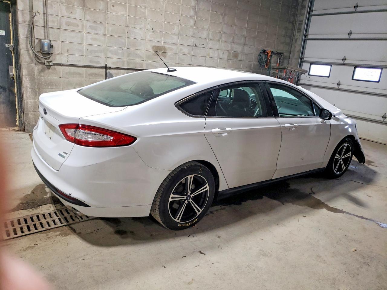 2016 Ford Fusion Se - Фото 3