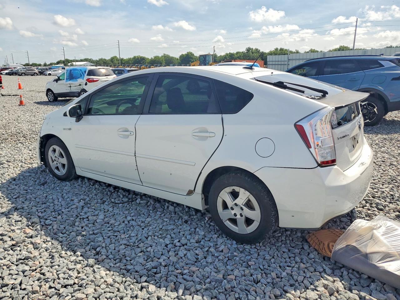 2011 Toyota Prius Two - Image 2