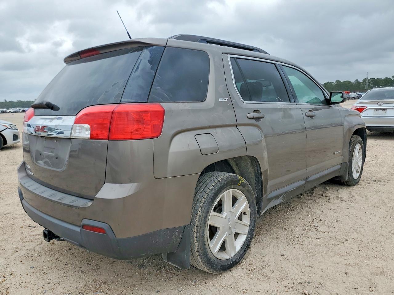 2010 GMC Terrain Slt - Image 3