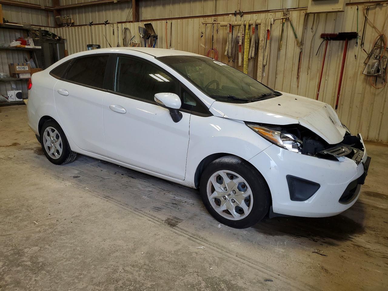 2013 Ford Fiesta Se - Фото 4