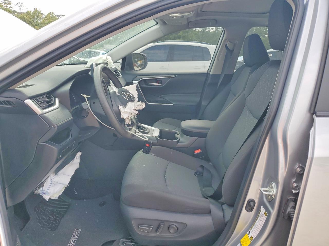 2024 Toyota Rav4 Xle - Image 7