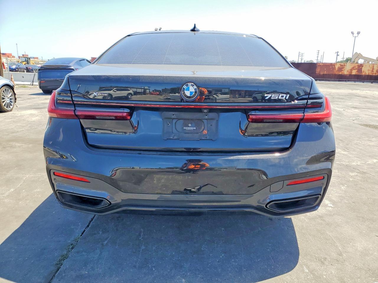 2021 BMW 750 Xi - Image 6