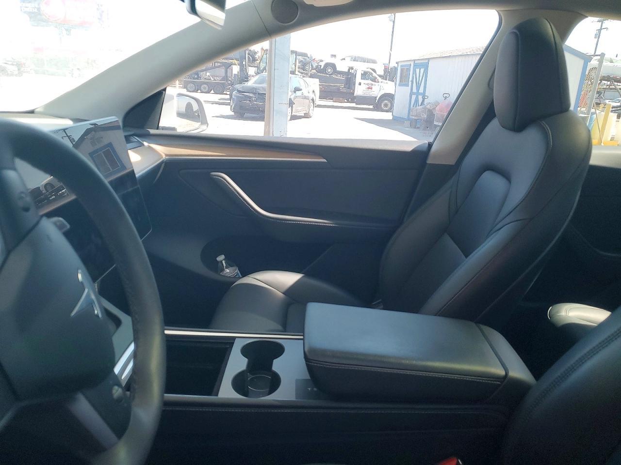 2023 Tesla Model Y - Фото 7