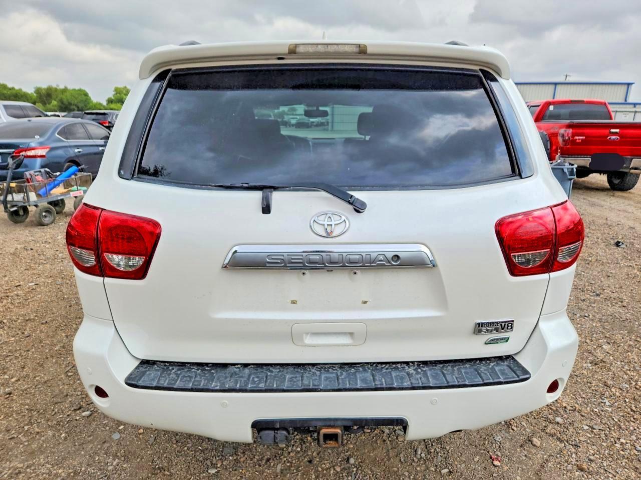 2016 Toyota Sequoia Platinum - Фото 6