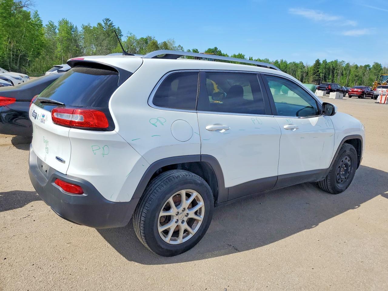2015 Jeep Cherokee Latitude - Image 3