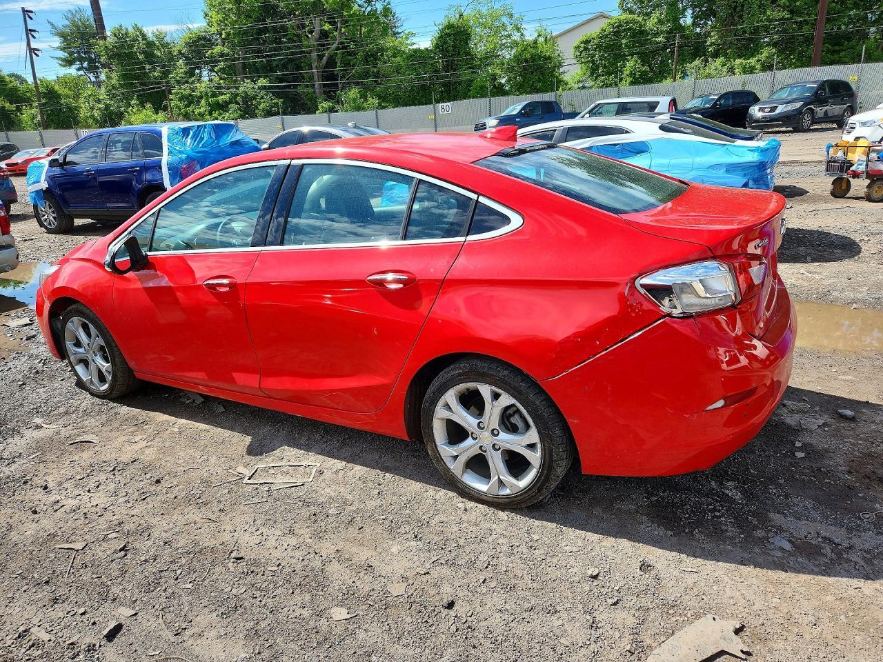2017 Chevrolet Cruz - Фото 2