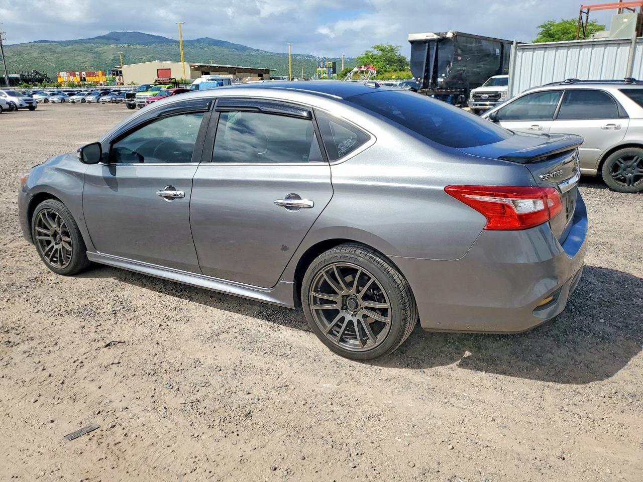 2017 Nissan Sentra Sr Turbo - Фото 2