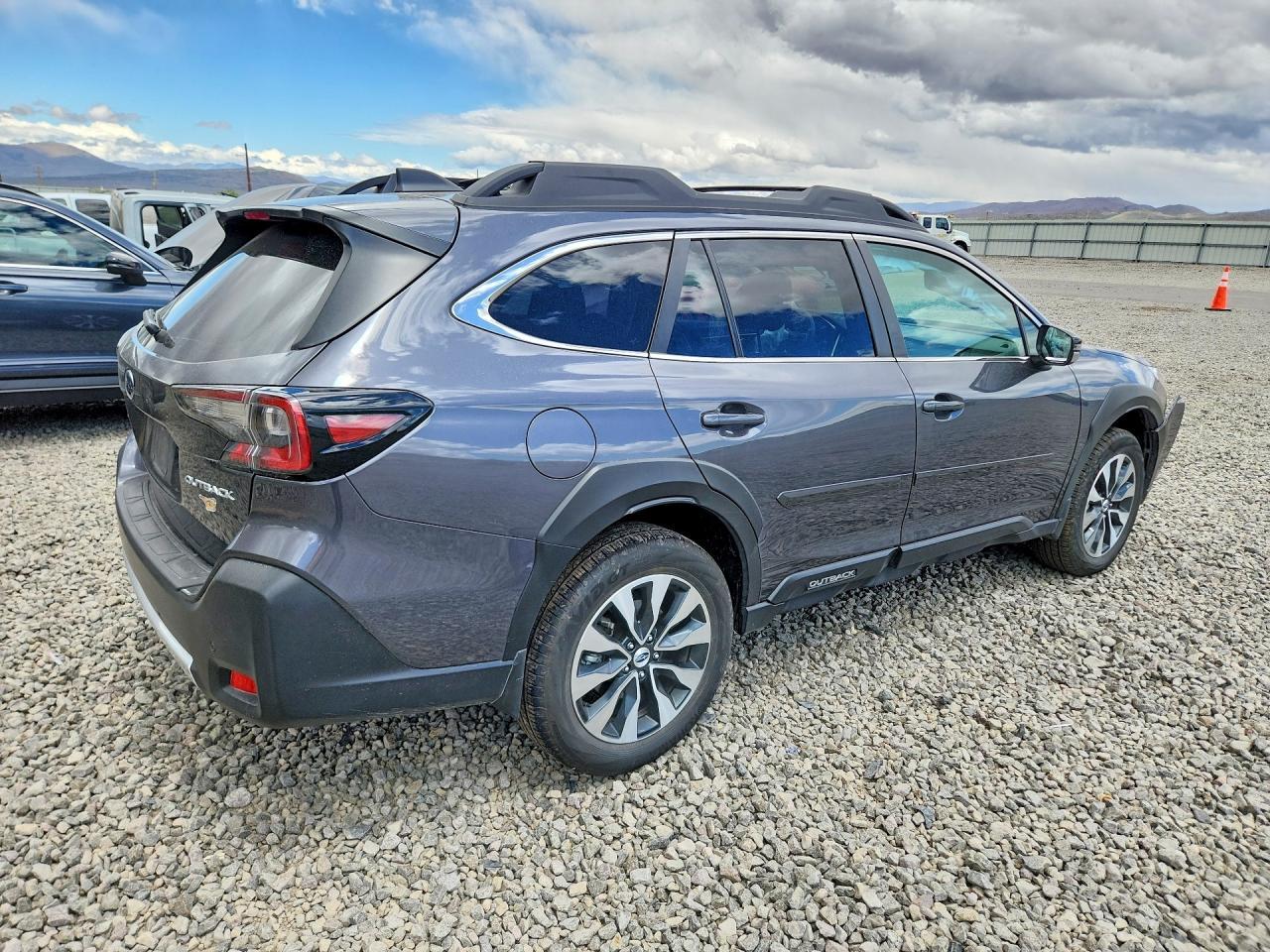 2025 Subaru Outback Limited - Фото 3