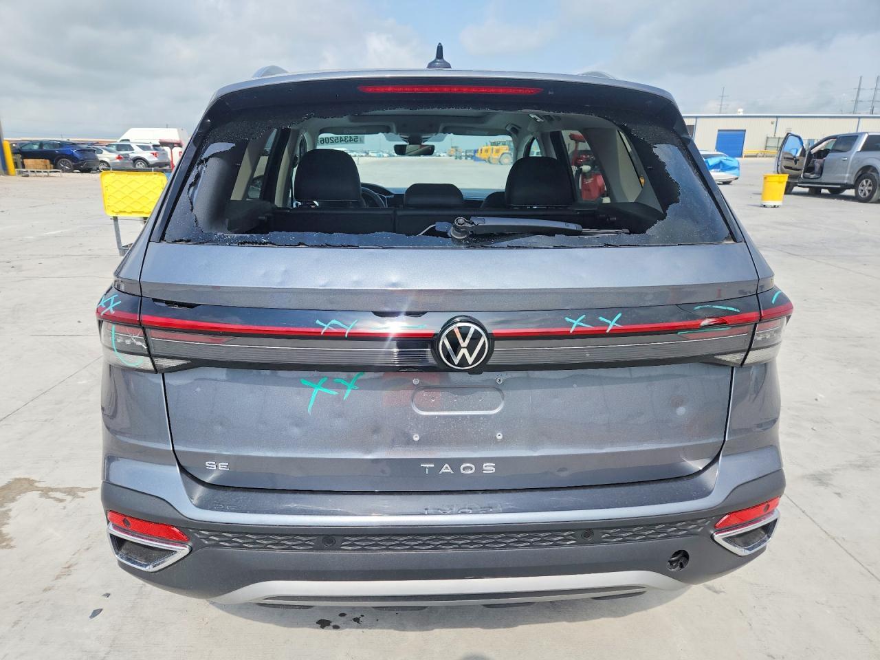 2025 Volkswagen Taos Se - Фото 6