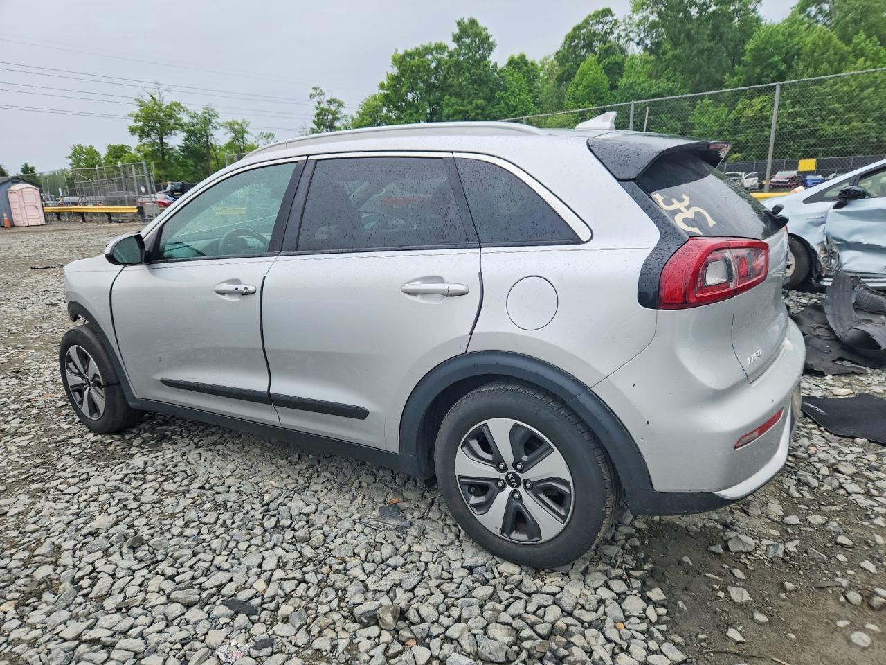 2017 Kia Niro Lx - Фото 2