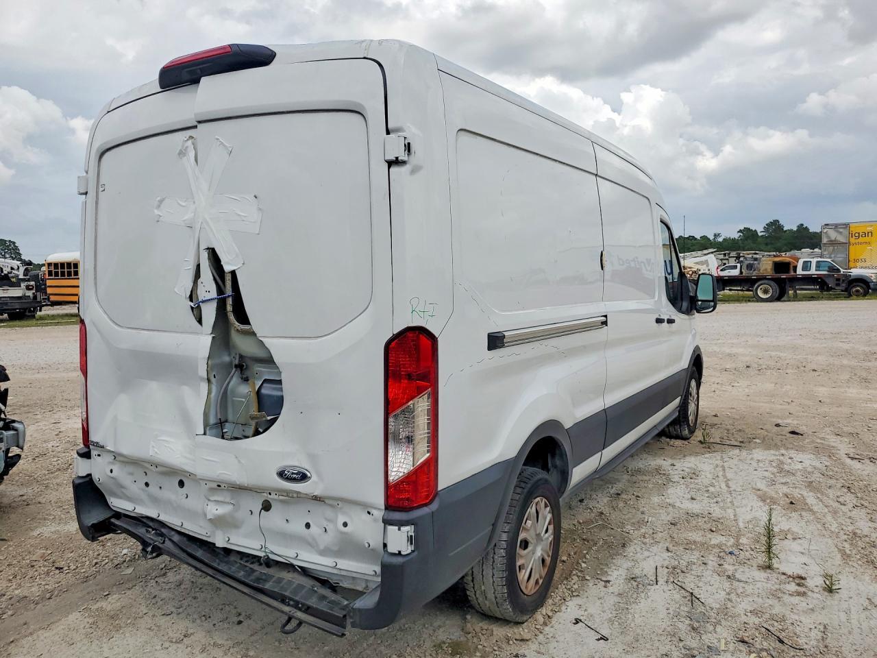2022 Ford Transit 350 Delivery Van - Фото 3