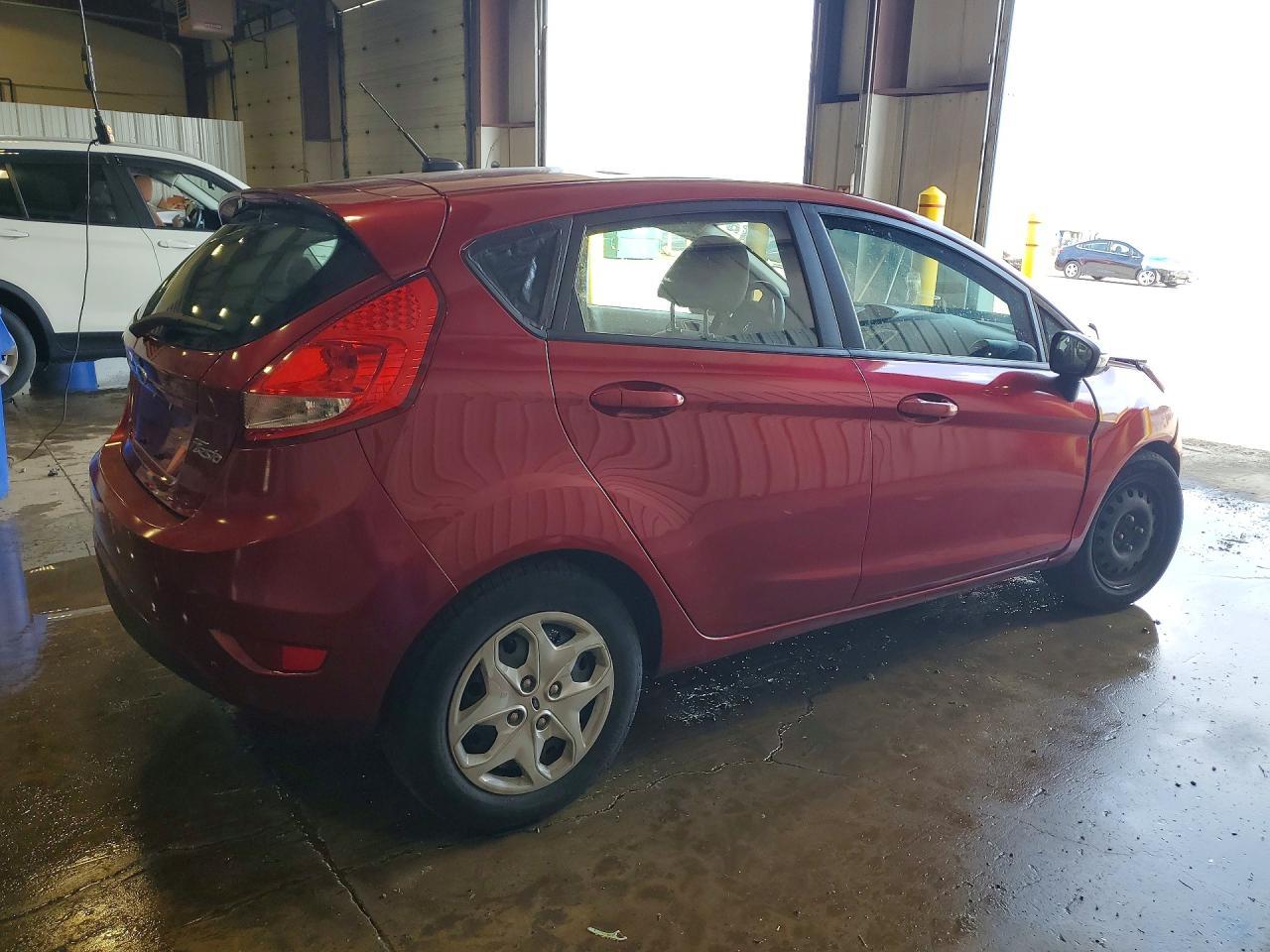 2013 Ford Fiesta Se - Image 3
