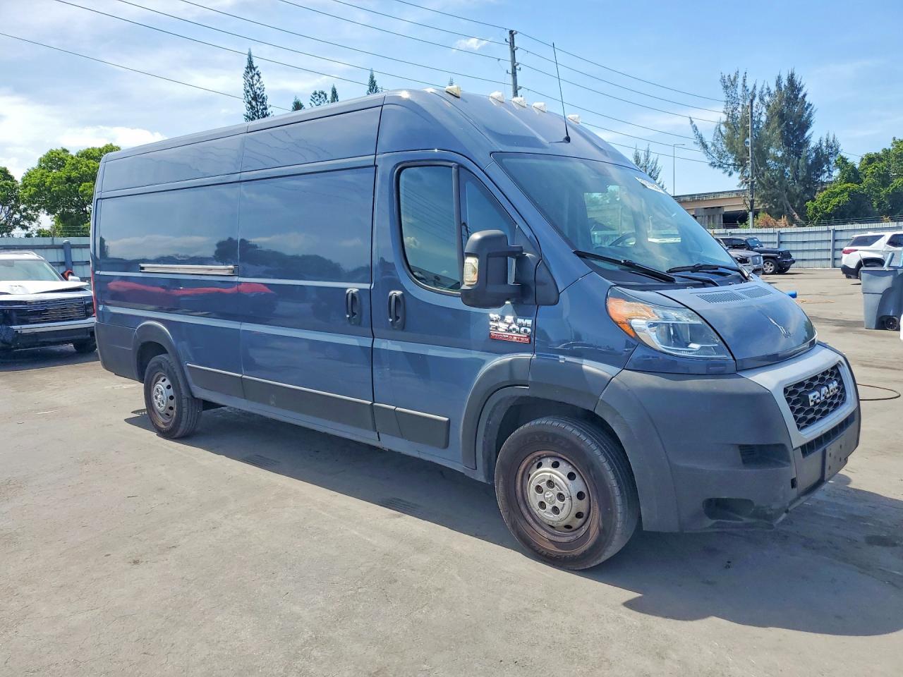 2020 Ram Promaster 3500 Delivery Van - Фото 4