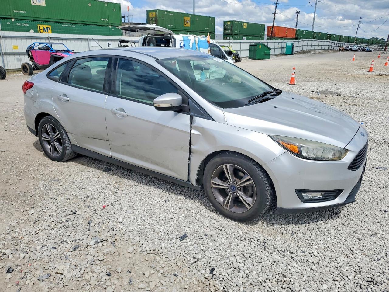 2017 Ford Focus Se - Image 4