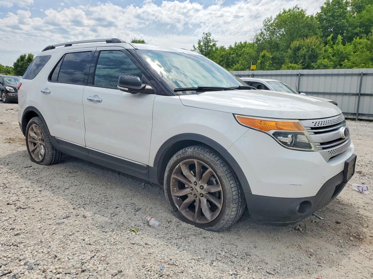 2015 Ford Explorer Xlt - Image 4